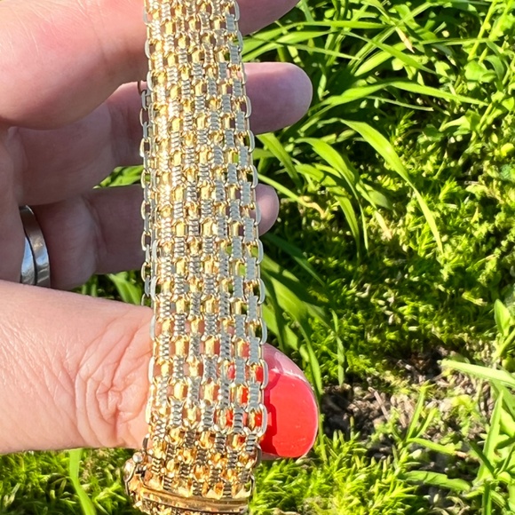 14K YELLOW GOLD WIDE FLEXIBLE BRACELET INTRICATE DESIGN STATEMENT GORGEOUS - Picture 3 of 16